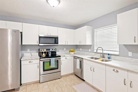 House in Ruskin, Florida 3 bedrooms, 135.92 sq.m. № 1907802 - photo 12