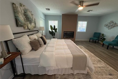 House in Tampa, Florida 4 bedrooms, 195.75 sq.m. № 1824512 - photo 14