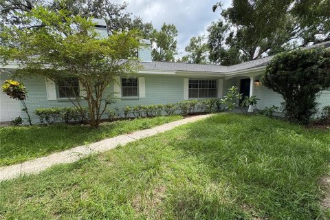 House in Tampa, Florida 4 bedrooms, 195.75 sq.m. № 1824512 - photo 2