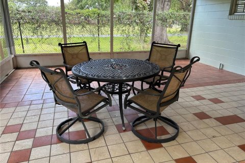 House in Tampa, Florida 4 bedrooms, 195.75 sq.m. № 1824512 - photo 26