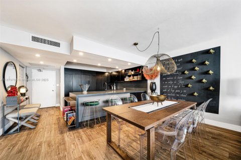 Condominio en venta en Miami Beach, Florida, 2 dormitorios, 153.29 m2 № 2192551 - foto 13