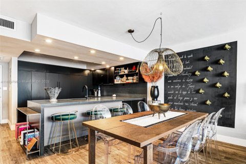 Condominio en venta en Miami Beach, Florida, 2 dormitorios, 153.29 m2 № 2192551 - foto 11