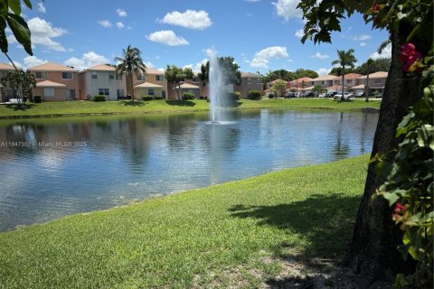 House in Sunrise, Florida 3 bedrooms, 168.62 sq.m. № 1848276 - photo 28