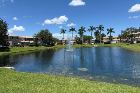 House in Sunrise, Florida 3 bedrooms, 168.62 sq.m. № 1848276 - photo 3