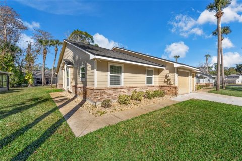 Villa ou maison à Daytona Beach, Floride 2 chambres, 110.46 m2 № 2121475
