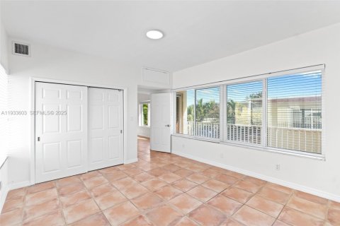 Condo in Miami Beach, Florida, 3 bedrooms  № 1991342 - photo 7