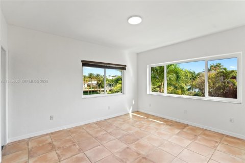 Condo in Miami Beach, Florida, 3 bedrooms  № 1991342 - photo 24