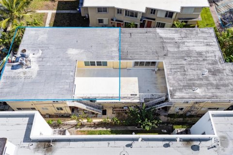 Condo in Miami Beach, Florida, 3 bedrooms  № 1991342 - photo 29