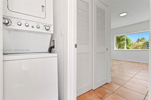 Condo in Miami Beach, Florida, 3 bedrooms  № 1991342 - photo 21