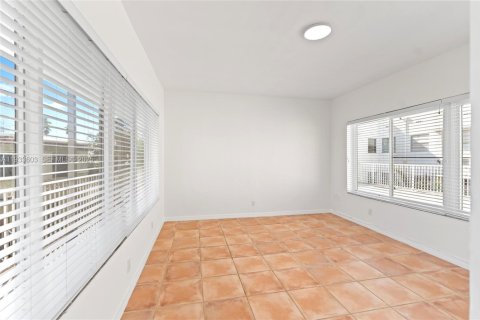 Condo in Miami Beach, Florida, 3 bedrooms  № 1991342 - photo 6