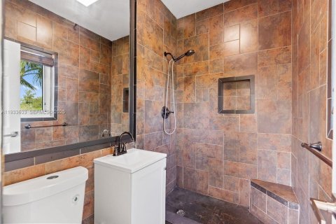 Condo in Miami Beach, Florida, 3 bedrooms  № 1991342 - photo 26