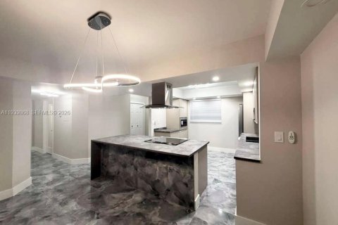 Condo in Tamarac, Florida, 2 bedrooms  № 1997095 - photo 12