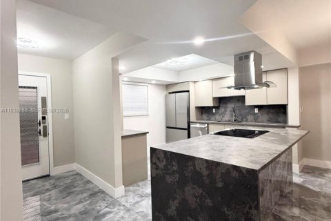 Condo in Tamarac, Florida, 2 bedrooms  № 1997095