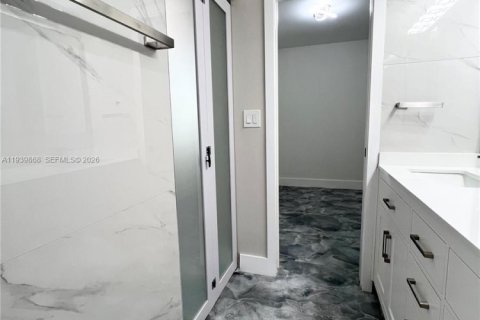 Condo in Tamarac, Florida, 2 bedrooms  № 1997095 - photo 30