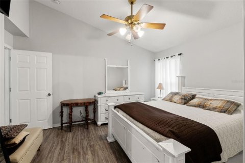 House in New Port Richey, Florida 3 bedrooms, 115.94 sq.m. № 2283740 - photo 24