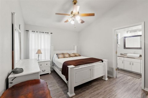 House in New Port Richey, Florida 3 bedrooms, 115.94 sq.m. № 2283740 - photo 23
