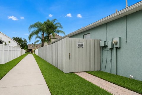 House in New Port Richey, Florida 3 bedrooms, 115.94 sq.m. № 2283740 - photo 17