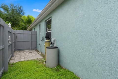 House in New Port Richey, Florida 3 bedrooms, 115.94 sq.m. № 2283740 - photo 19