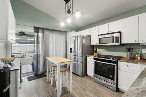 House in New Port Richey, Florida 3 bedrooms, 115.94 sq.m. № 2283740 - photo 28