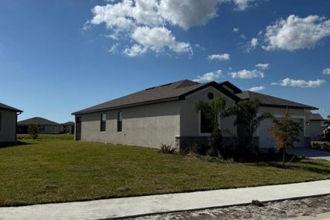 House in Port Charlotte, Florida 4 bedrooms, 188.31 sq.m. № 1903857 - photo 8