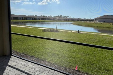 House in Port Charlotte, Florida 4 bedrooms, 188.31 sq.m. № 1903857 - photo 7
