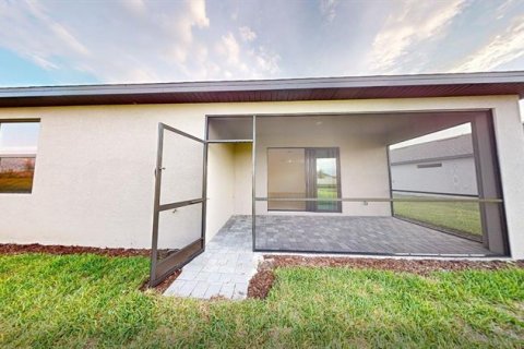 House in Port Charlotte, Florida 4 bedrooms, 188.31 sq.m. № 1903857 - photo 5