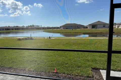 House in Port Charlotte, Florida 4 bedrooms, 188.31 sq.m. № 1903857 - photo 9