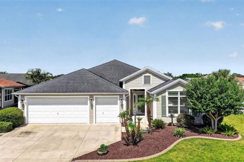 House in The Villages, Florida 3 bedrooms, 176.98 sq.m. № 2112715 - photo 2