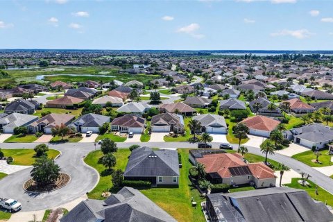 House in The Villages, Florida 3 bedrooms, 176.98 sq.m. № 2112715 - photo 5