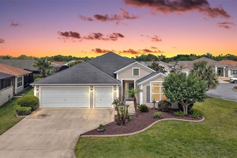Casa en The Villages, Florida 3 dormitorios, 176.98 m2 № 2112715