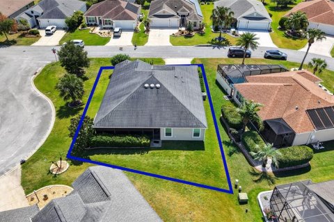 House in The Villages, Florida 3 bedrooms, 176.98 sq.m. № 2112715 - photo 6