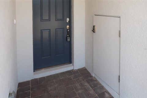 Casa en venta en Eustis, Florida, 4 dormitorios, 172.52 m2 № 1569774 - foto 2
