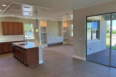 House in Saint Cloud, Florida 4 bedrooms, 219.34 sq.m. № 2134017 - photo 2