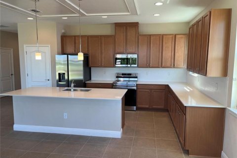 House in Saint Cloud, Florida 4 bedrooms, 219.34 sq.m. № 2134017 - photo 4