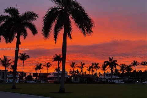 Купить земельный участок в Бэл-Харбор, Флорида № 1968645 - фото 15