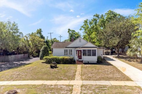 House in Lake Wales, Florida 3 bedrooms, 168.99 sq.m. № 1593118 - photo 1