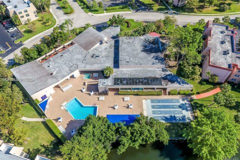 Снять в аренду кондоминиум в Тамарак, Флорида 1 спальня, 65.03м2, № 2034884 - фото 17