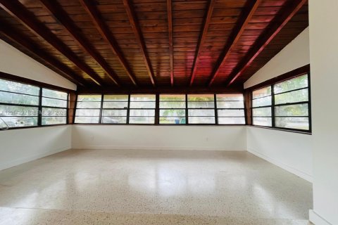 Villa ou maison à louer à Miami, Floride: 3 chambres, 152.82 m2 № 2076407 - photo 6