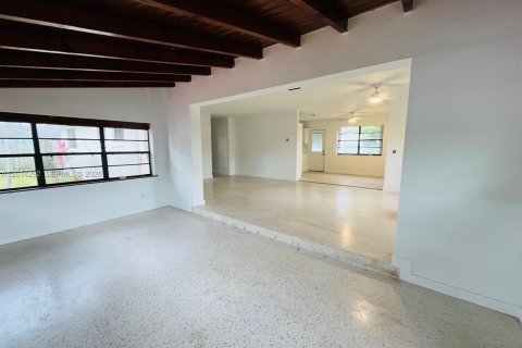 Villa ou maison à louer à Miami, Floride: 3 chambres, 152.82 m2 № 2076407 - photo 5