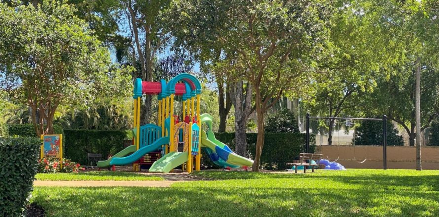 House in Boca Raton, Florida 5 bedrooms, 299.15 sq.m. № 1188696