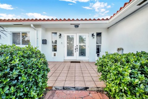 House in Hollywood, Florida 5 bedrooms, 212.1 sq.m. № 1809869 - photo 7