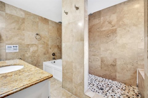 House in Hollywood, Florida 5 bedrooms, 212.1 sq.m. № 1809869 - photo 22