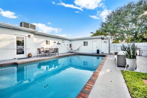 House in Hollywood, Florida 5 bedrooms, 212.1 sq.m. № 1809869 - photo 29
