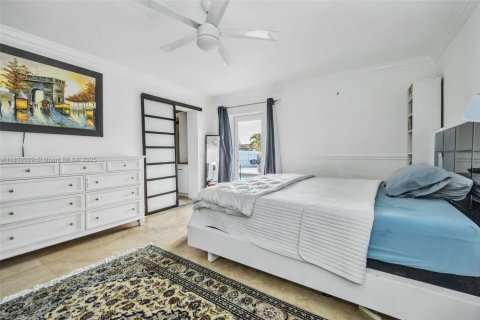 House in Hollywood, Florida 5 bedrooms, 212.1 sq.m. № 1809869 - photo 20