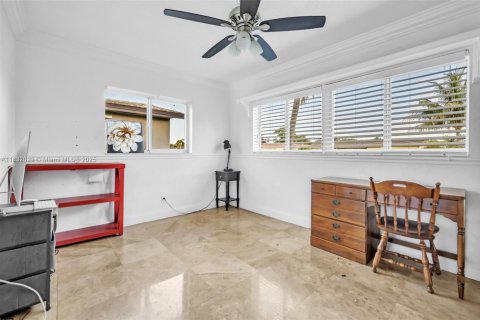 House in Hollywood, Florida 5 bedrooms, 212.1 sq.m. № 1809869 - photo 17