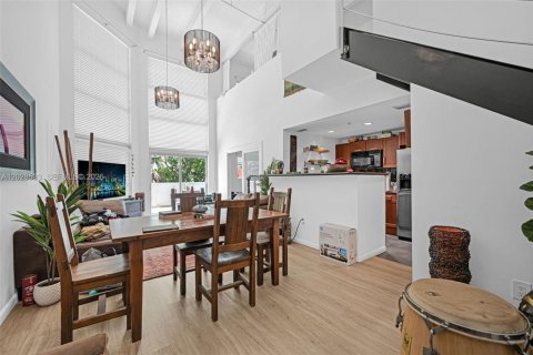 Copropriété à louer à Miami Beach, Floride: 2 chambres, 132.29 m2 № 2257781 - photo 8