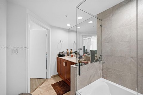 Copropriété à louer à Miami Beach, Floride: 2 chambres, 132.29 m2 № 2257781 - photo 27