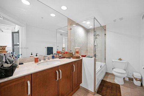 Copropriété à louer à Miami Beach, Floride: 2 chambres, 132.29 m2 № 2257781 - photo 25