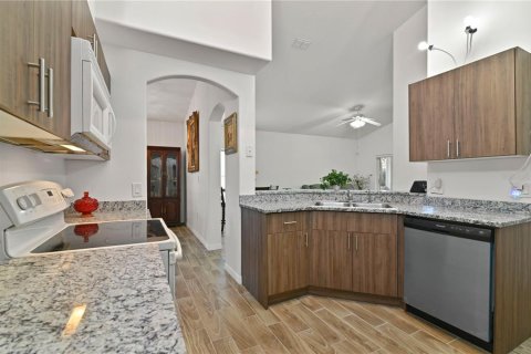 House in Kissimmee, Florida 4 bedrooms, 177.91 sq.m. № 1625115 - photo 7