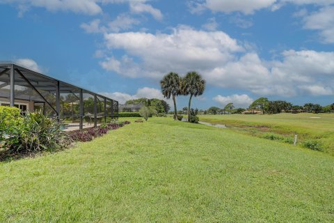 House in Palm City, Florida 4 bedrooms, 243.5 sq.m. № 599251 - photo 1